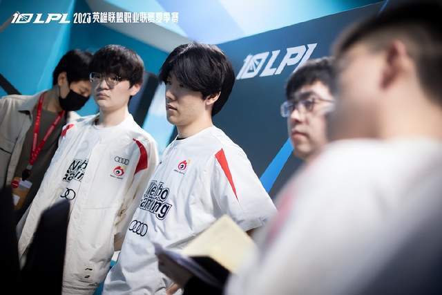 也强迫科隆 也强迫科隆